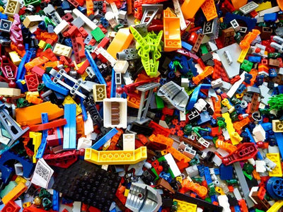 The History of Interlocking Bricks - From Kiddicraft to the LEGO Group | Brick Me